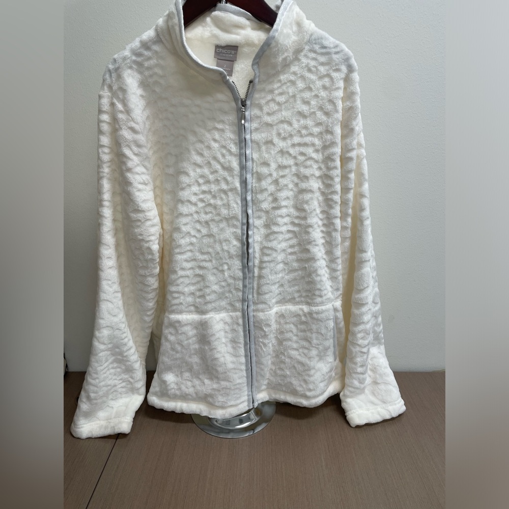 Chico’s Women’s White Fleece Full Zip Jacket in Medium